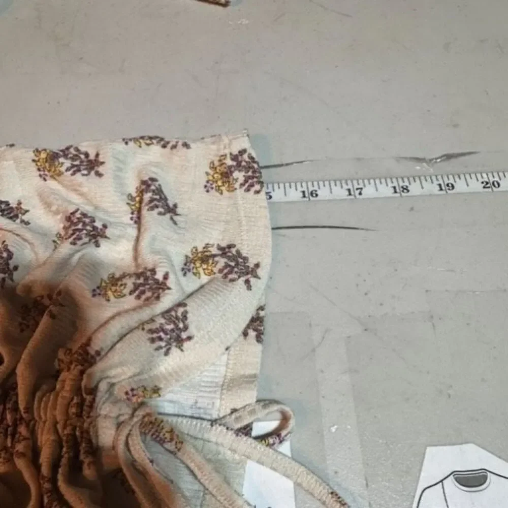 Anthropologie Sabrina Cinched Crop Top Shirt neutral floral color Small‎ Boho